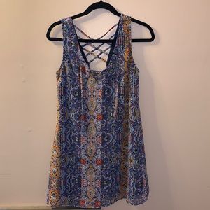 Patterned dress; size S